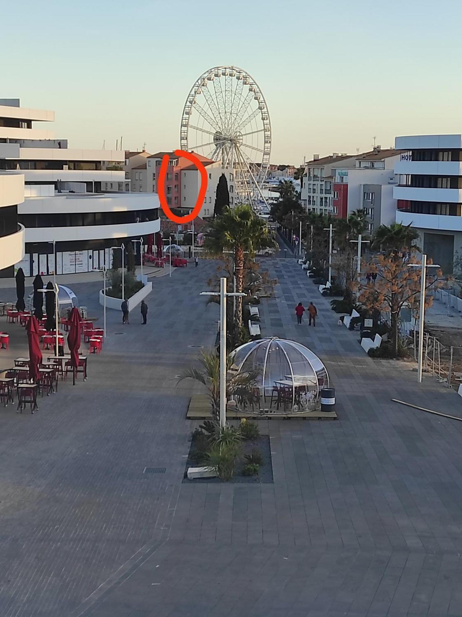 Centre Port,Studio Cosy,Vue Piscine Et Sur Le Parking Prive Ainsi Que Le Mont Saint Martin Agde Luaran gambar